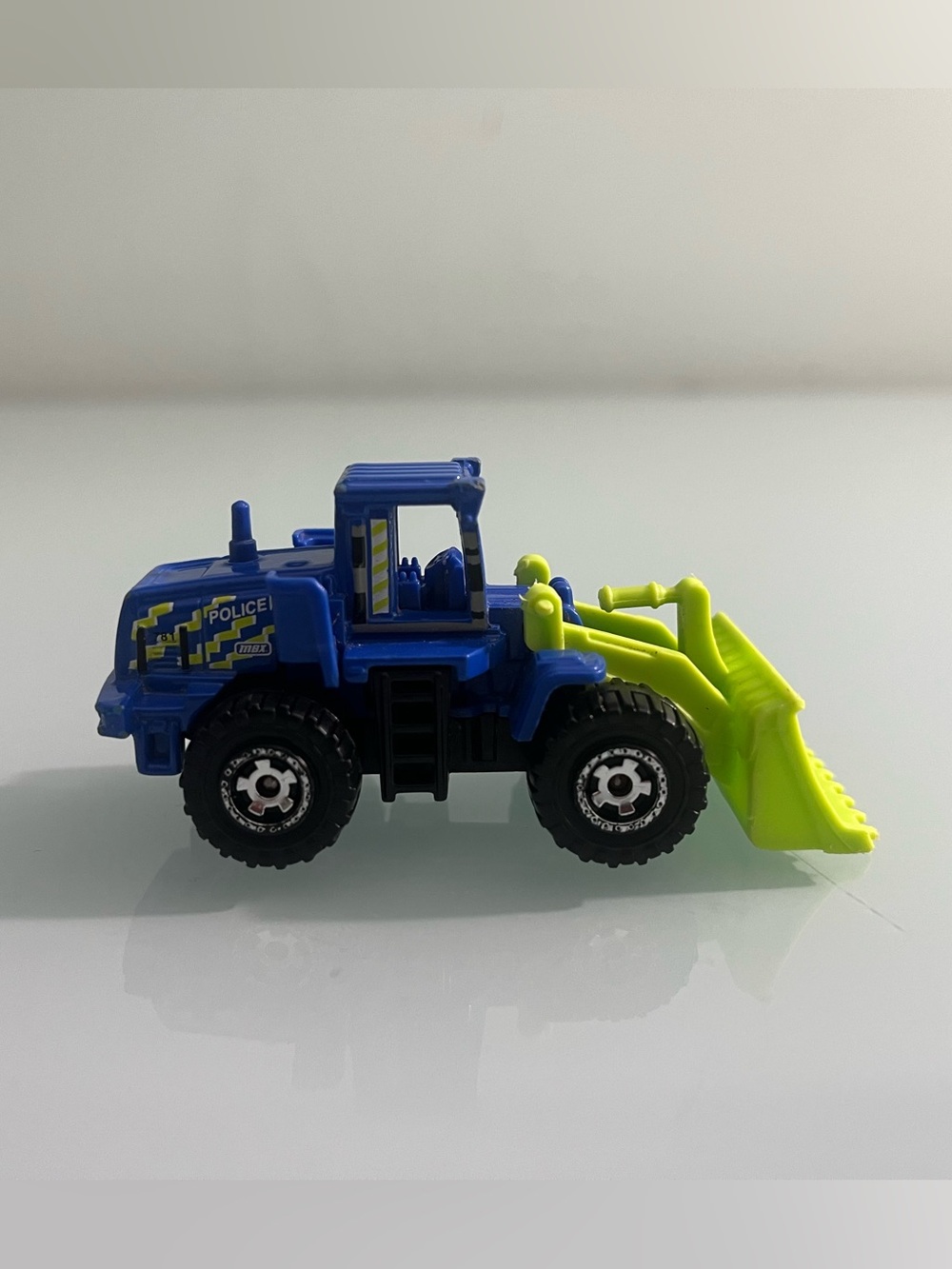 2007 Mattel Matchbox Quarry King Blue